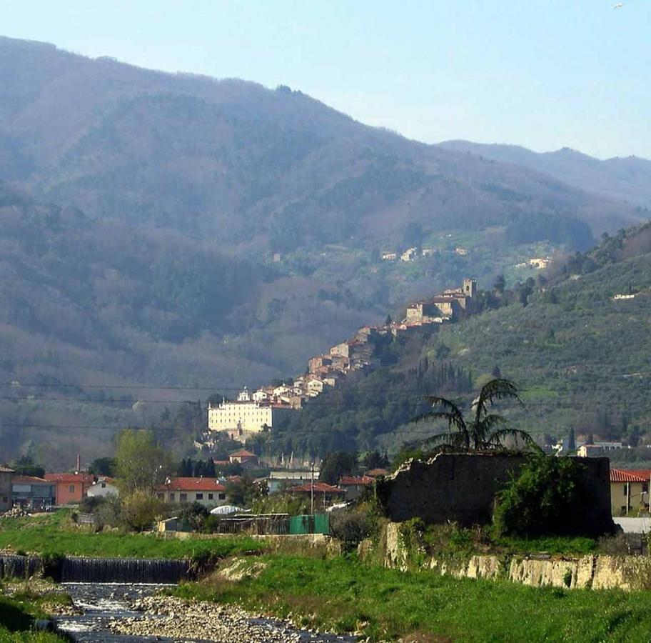 Casa Vacanza Ilia Pescia Exteriör bild